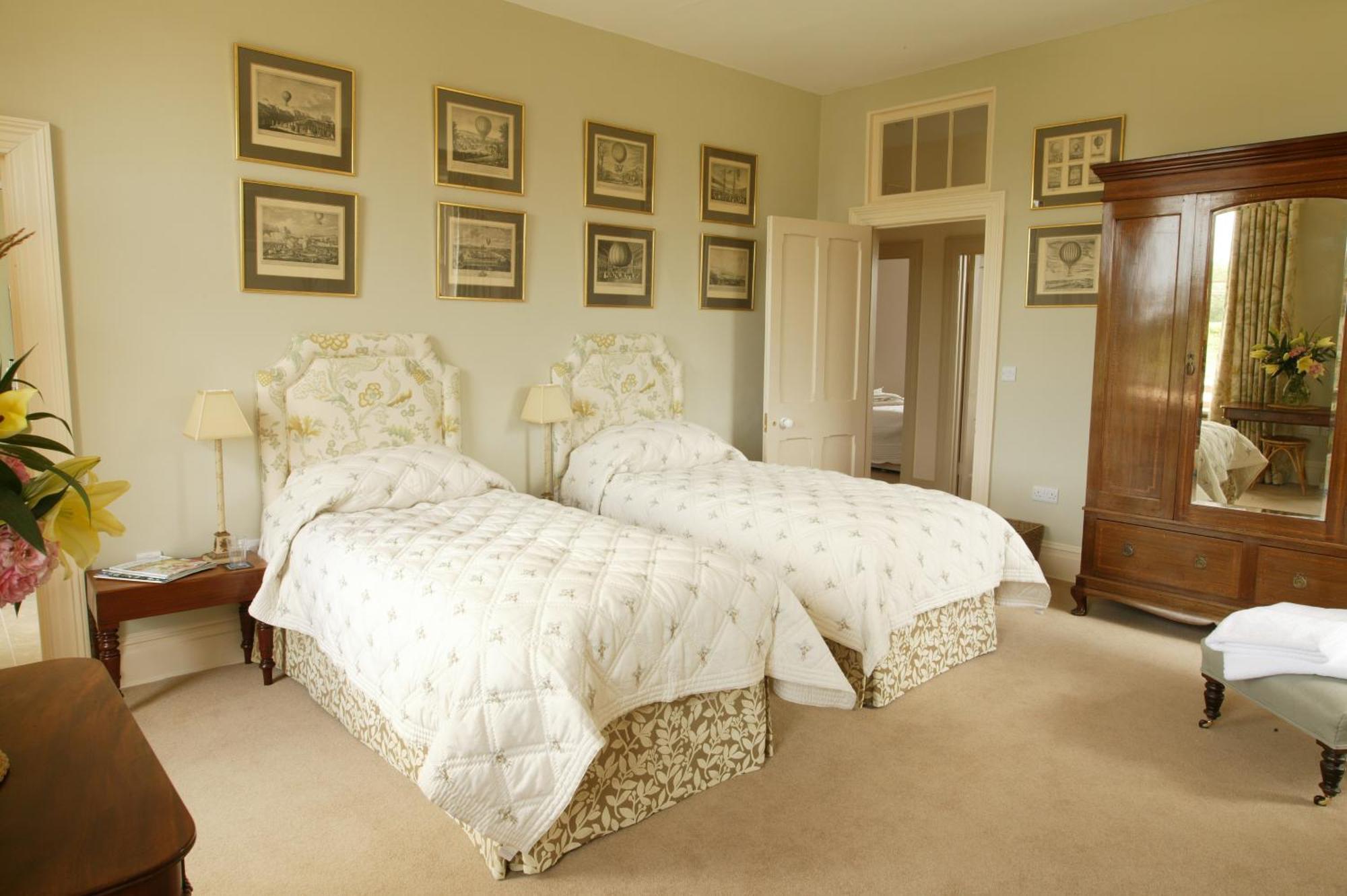 Overtown Manor Bed And Breakfast Swindon Eksteriør bilde