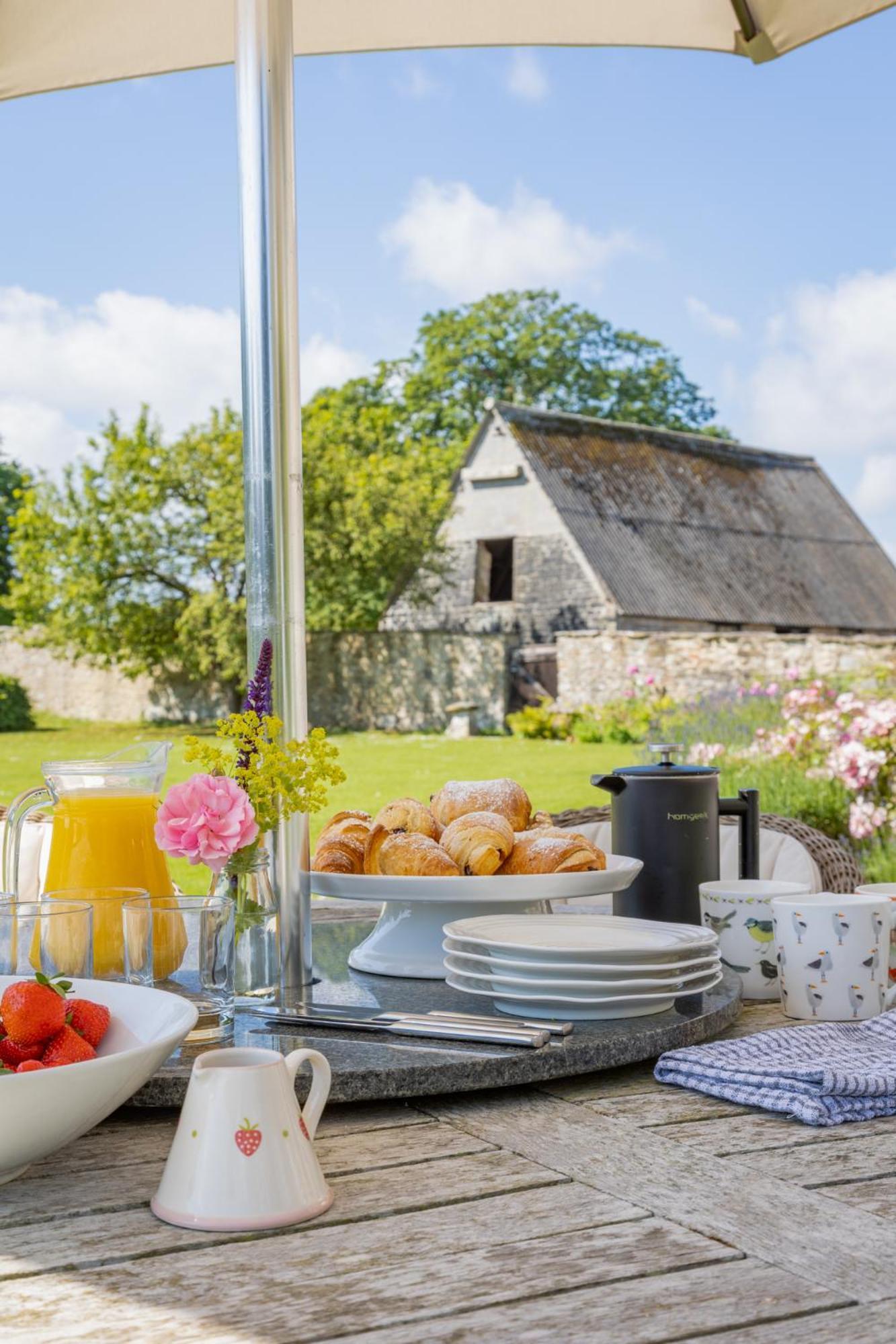 Overtown Manor Bed And Breakfast Swindon Eksteriør bilde